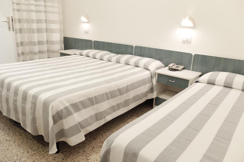 Hotel Aurea Rimini Exterior foto