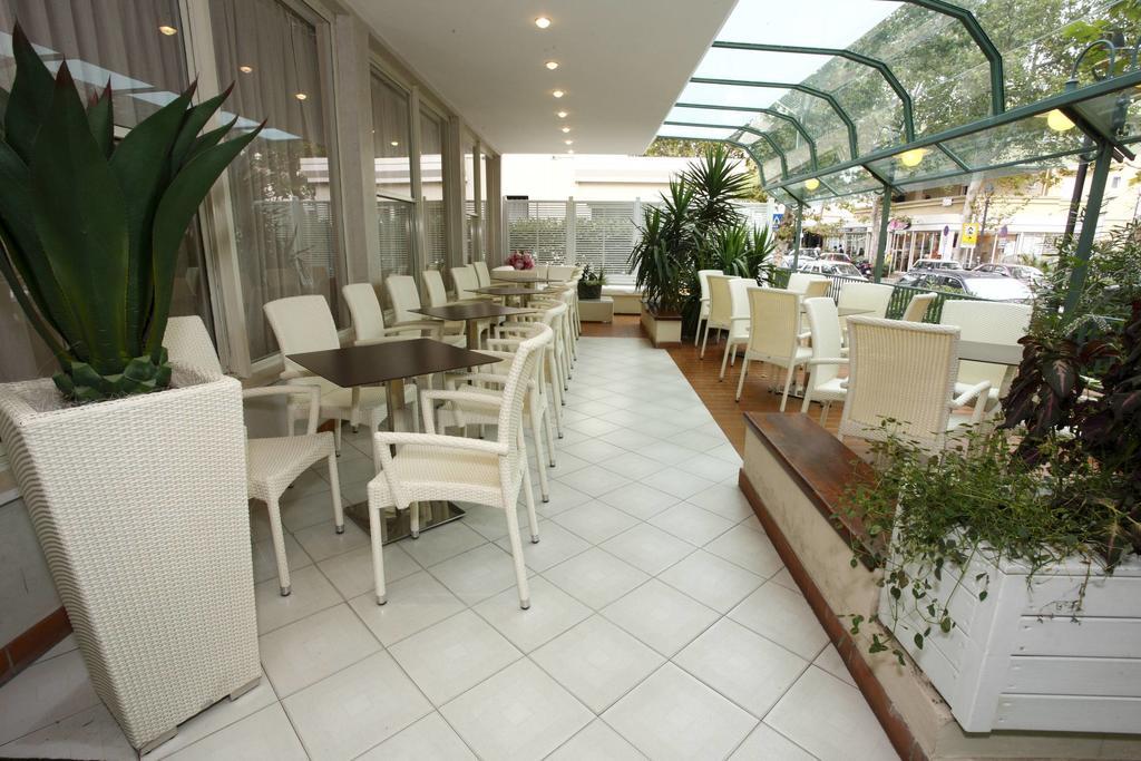 Hotel Aurea Rimini Exterior foto